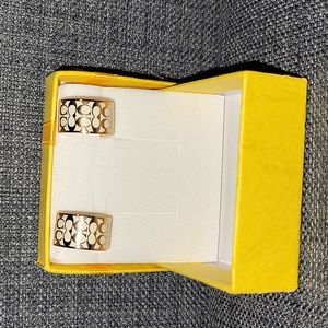 Coach Signature Enamel Huggie Earrings in Rose Gold/Chalk